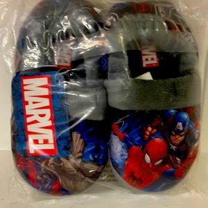 NWT Marvel Avengers slippers size L 9/10 TODDLER
